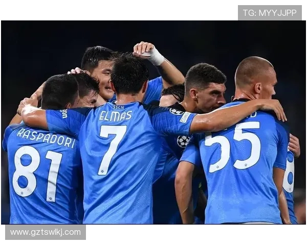 家与荣耀：拉斯帕多里泪别那不勒斯，双冠王传奇镌刻永恒