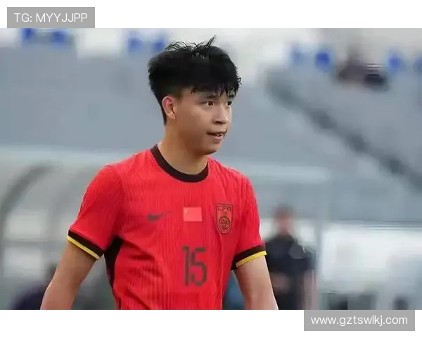 黄希扬点赞国足新星:王钰栋们的未来值得期待(1) 黄希扬点赞国足新星:王钰栋们的未来值得期待(1)